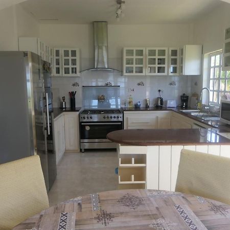 Вилла Tropical Garden Self Catering Виктория Экстерьер фото
